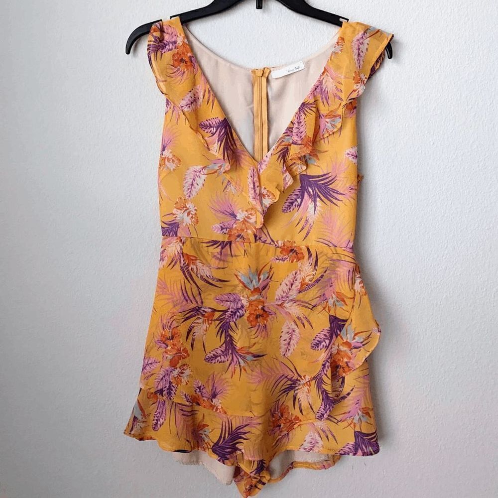 Women's Honey Belle Romper Tropical Floral Yellow Ruffles V-Neck Small Skort
